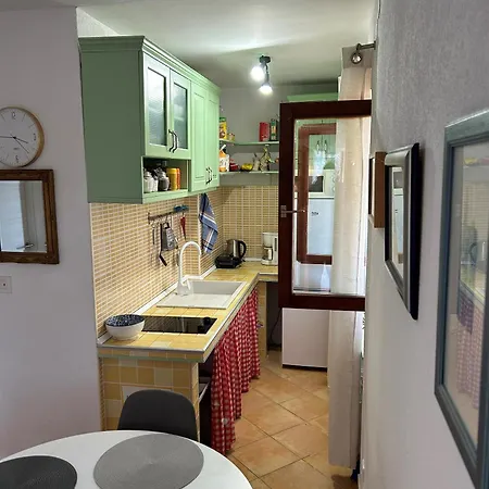 Apartment Dino * Splitska